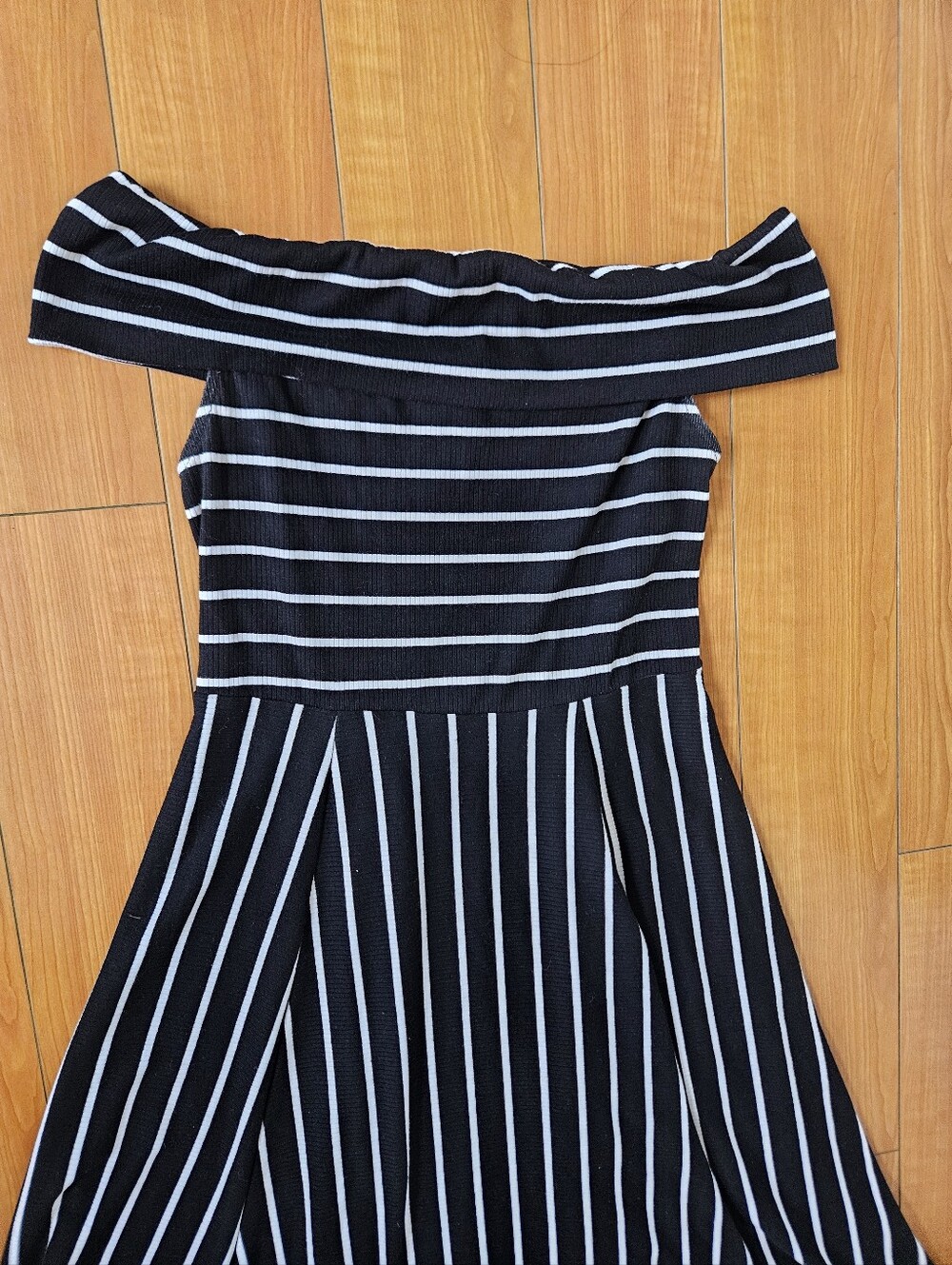 NEW No Tags Mossimo Over Off-Shoulder Blck & Whte Striped Fit-and-Flare Dress M - Picture 10 of 15